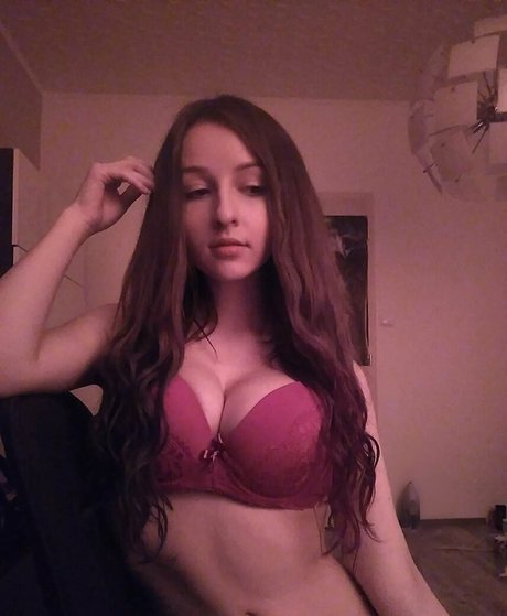 Namineyy model perfect pics