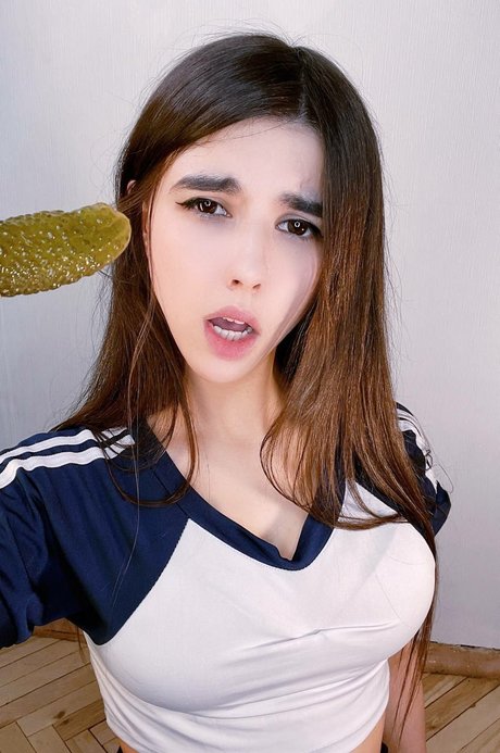 Ocumi model porn image