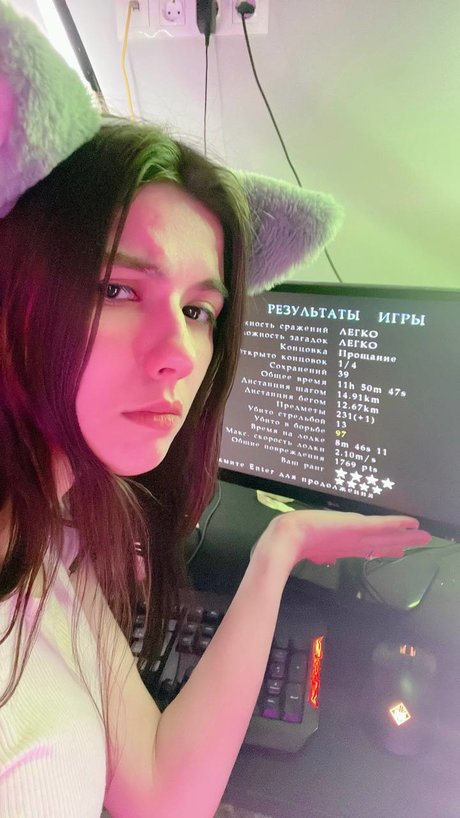 Ocumi model naked photo