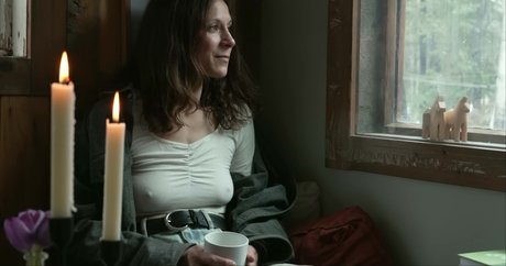 Under The Pines perfect actress pic