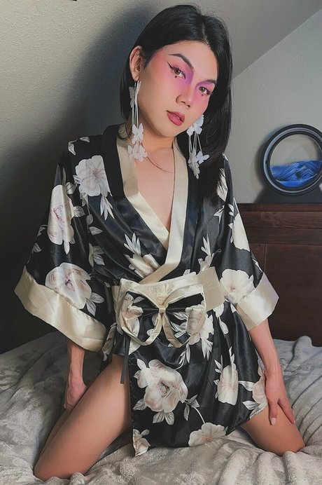 emilybunietsfree adult actress images