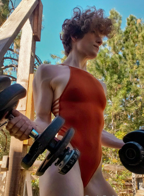 redsreferences model high quality photo