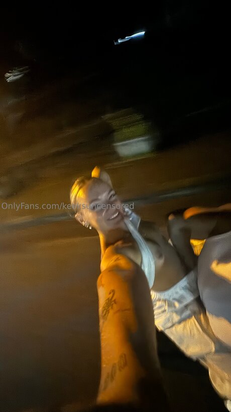 Keeksuncensored pornstar erotic pic