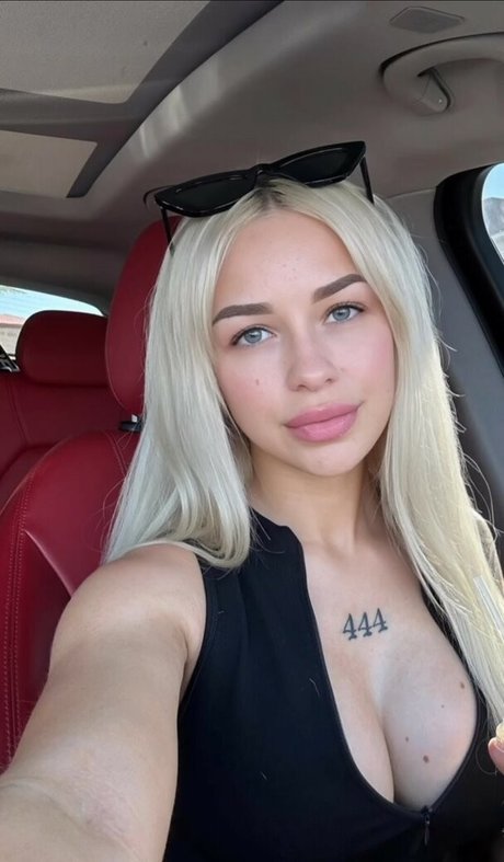 lindseyparanormal hot actress photos