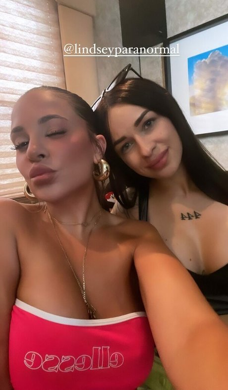 lindseyparanormal pornstar pretty images