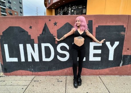 lindseyparanormal star sexy photos