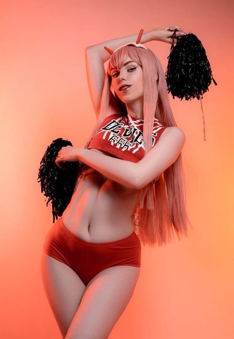 Sasha Dias exclusive star photos