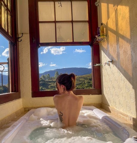 Bruna Figueiredo sexy model photo