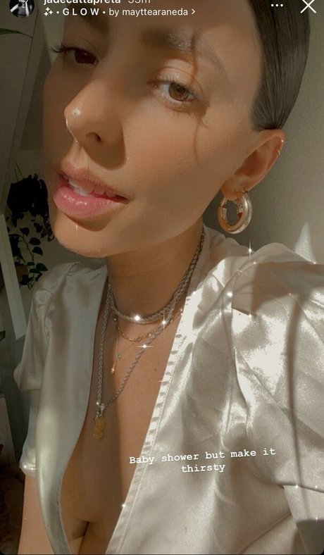 Jade Catta Preta pretty model photos