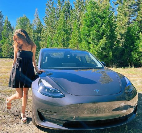 Catsen naked model pictures