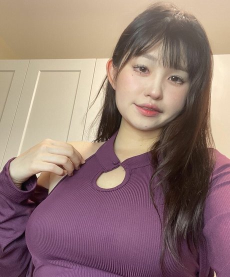 ZhouYiQin model porn images