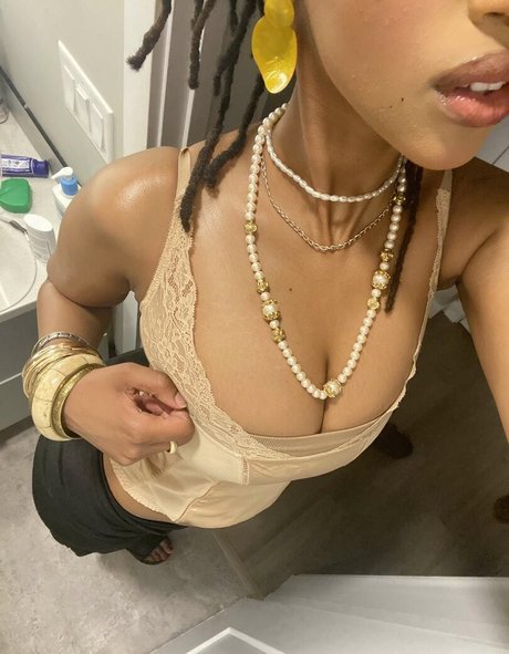 Solaya Ismail beautiful star images