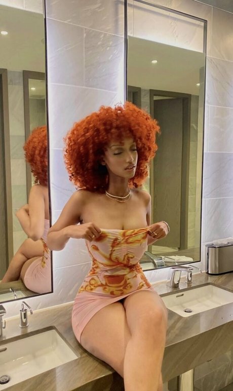 Solaya Ismail star beautiful photo