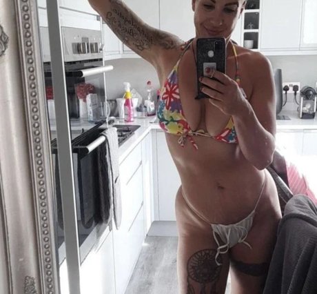 Iamrebeccanicholls nudes star pic