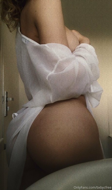 ariafreee erotic pornstar pics