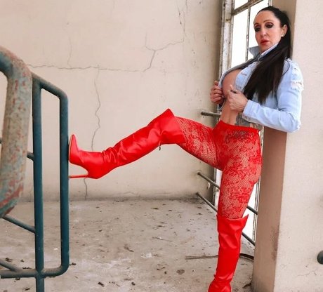 robertabrevi porn model archive