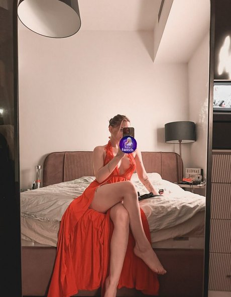 Leron Baron star adult pics