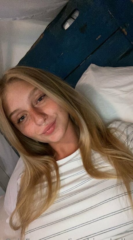 izzybizzybelle model sexy archive