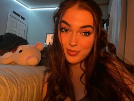 Omwhore star sexy picture