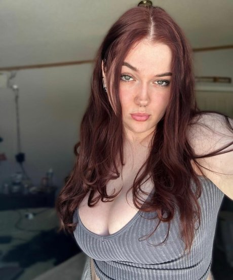 Omwhore nudes star images