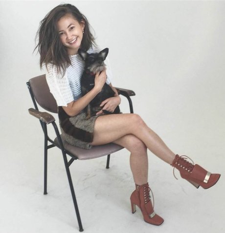 Kimiko Glenn art actress gallery