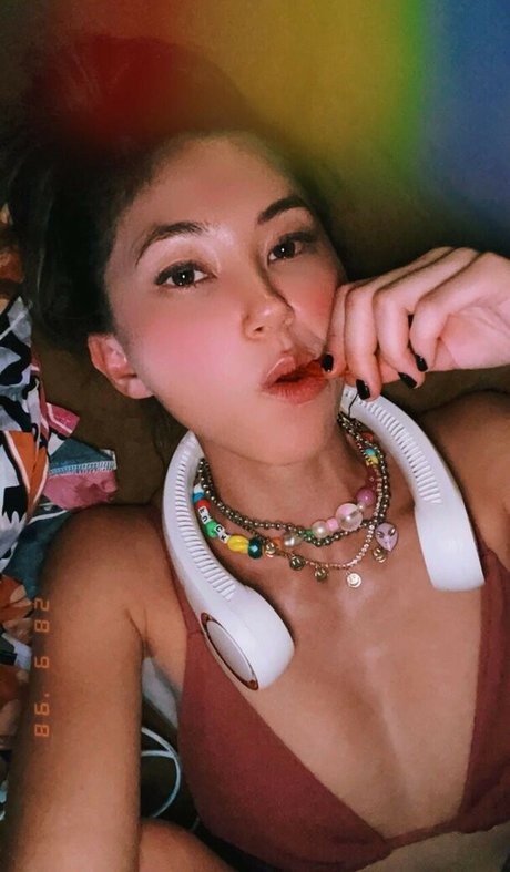 Kimiko Glenn pornstar nude pic