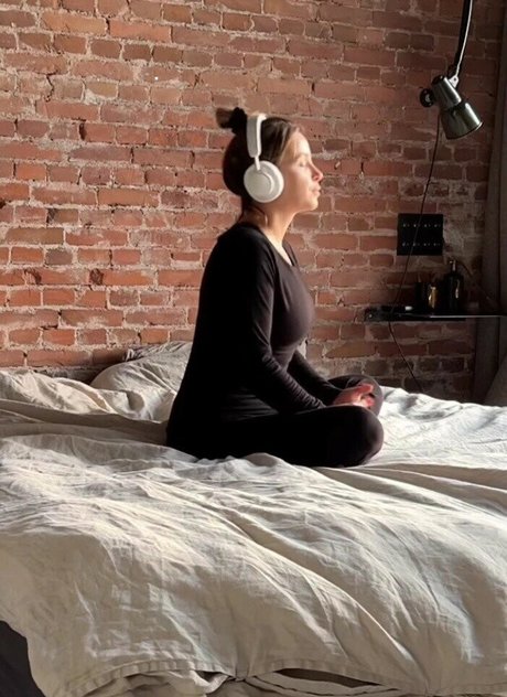 Victoria Koblenko pretty actress img