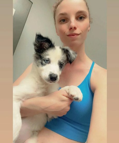 Oceane Licorne nudes model pics