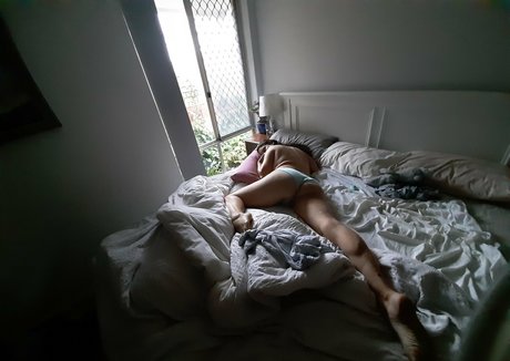 aussielilyfox star top gallery