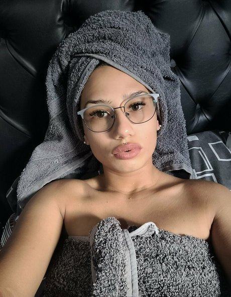 canelam model sexy pics