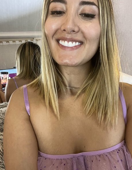 oliviasmiithfree pornstar naked photos