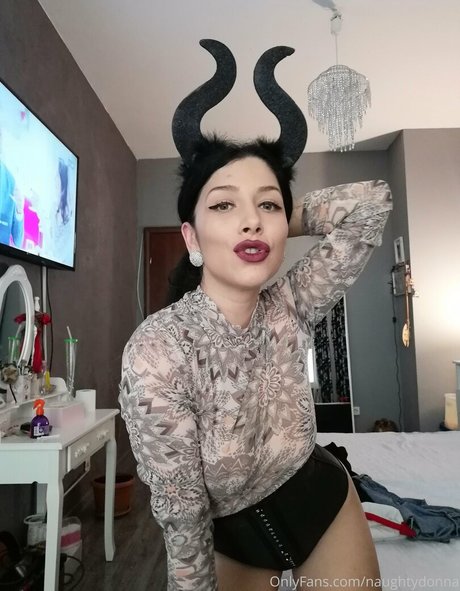 naughtydonna sexy model pictures