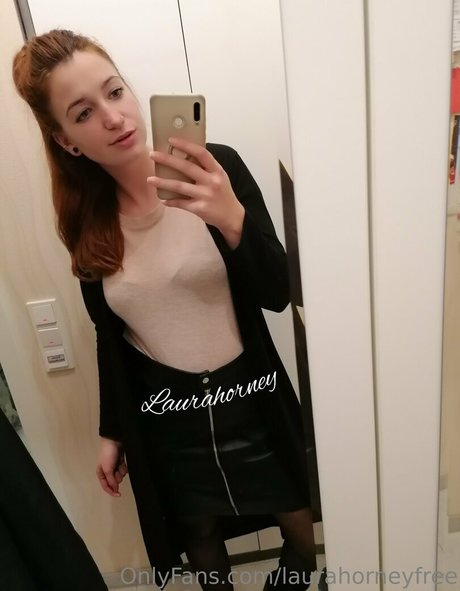 laurahorneyfree hot star pic