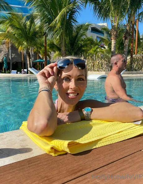 hollyhotwifevip perfect pornstar pics
