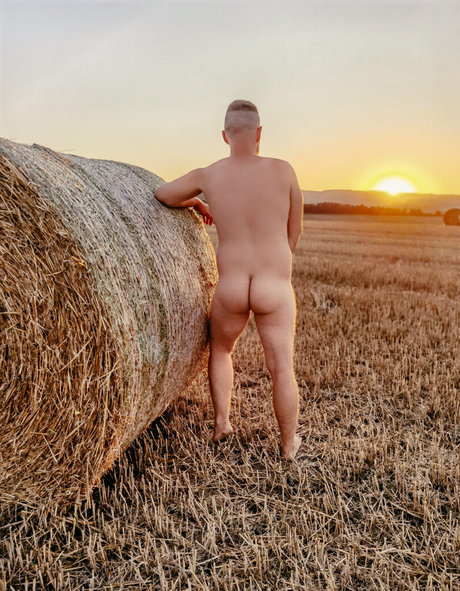 youmeus1312 model adult galleries