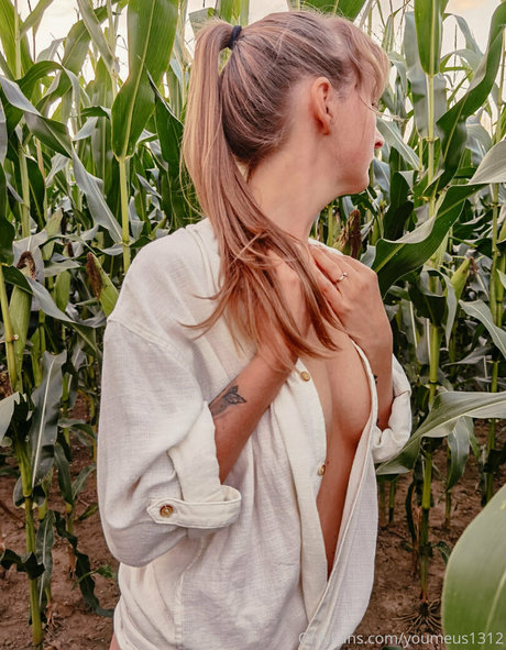 youmeus1312 pornstar adult picture