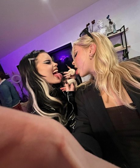 emmanorton model exclusive pictures