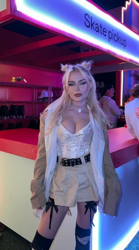 emmanorton free star galleries