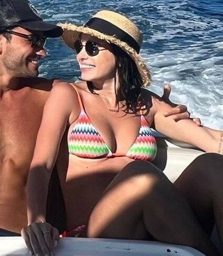 Sthefany Brito art star photo