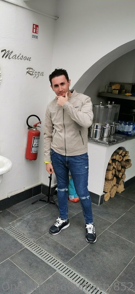 matty852 model perfect photo