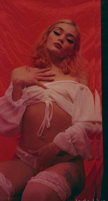 Jadelive adult star picture