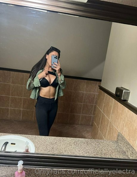 Audralee1k model art images