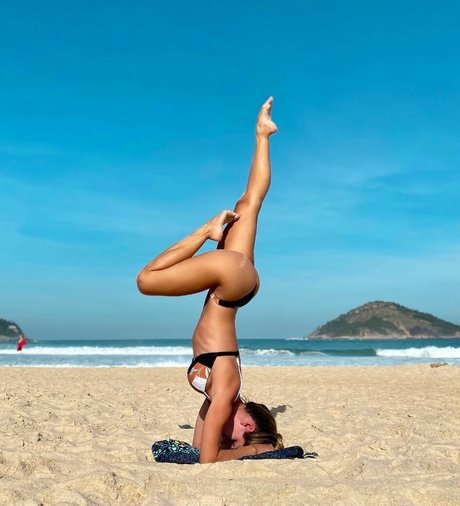 Carla Bruno top actress gallery