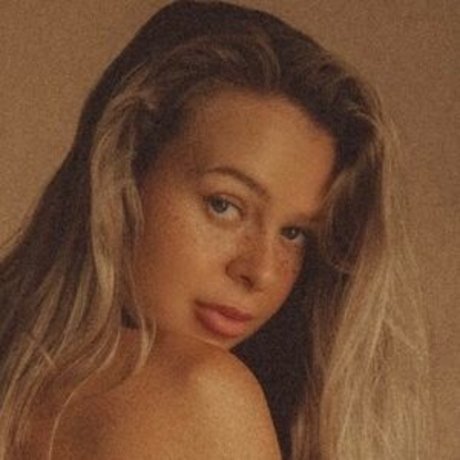 rayanneBTS model picture