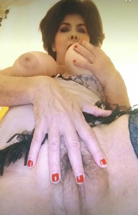 Milly D abbraccio pretty model pics