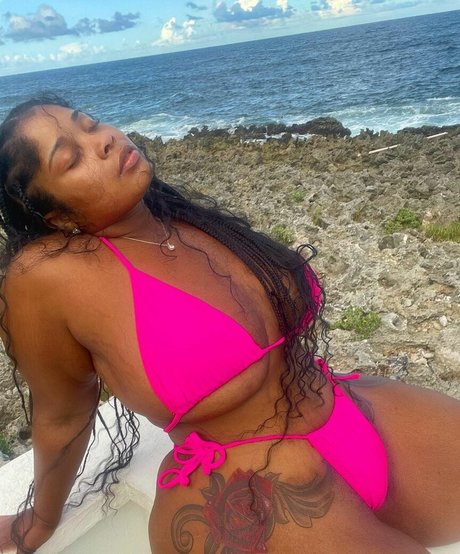 TrueBeauty334 model beautiful img