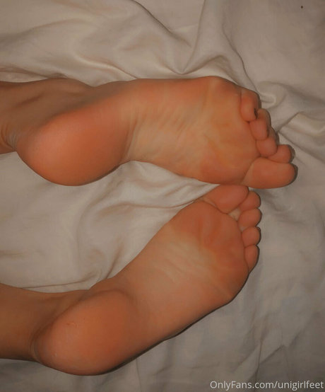 unigirlfeet art pornstar img