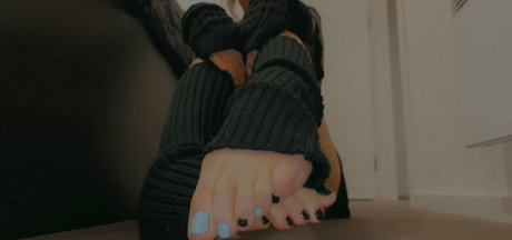 unigirlfeet star adult archive