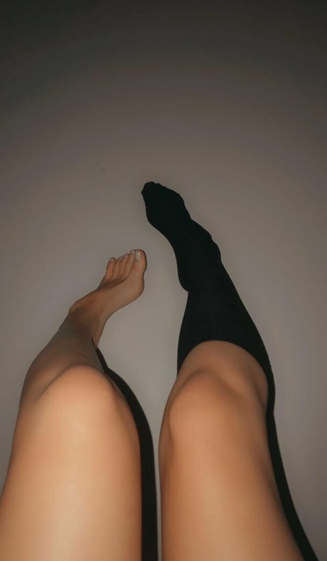 unigirlfeet high quality pornstar pics