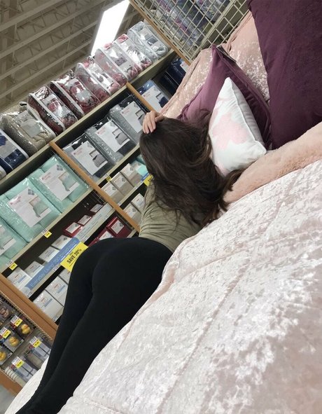 zipos exclusive actress galleries